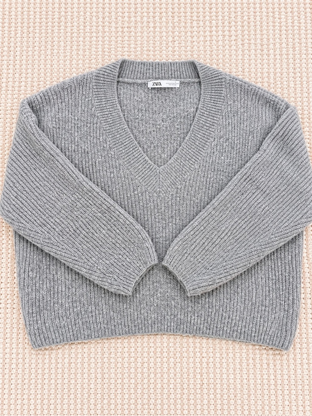 Zara Knit Gray V-Neck Sweater Women’s Medium Chunky Ribbed Cozy Pullover